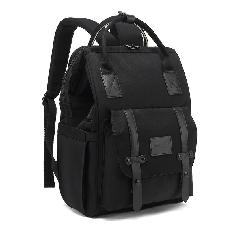 Sac à langer Nora™ avec poches isothermes et port USB externe