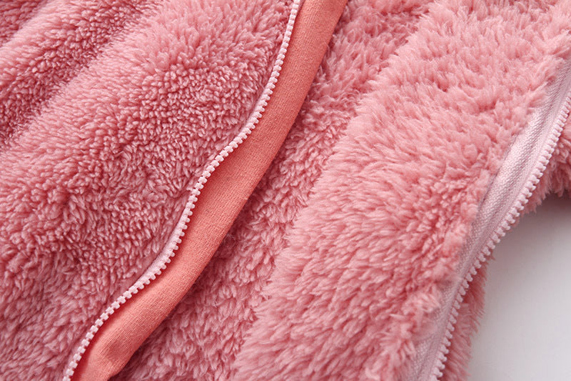 Longue fermeture éclair de la combinaison bébé polaire peluche rose