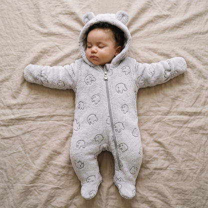 Combinaison Bébé Polaire à Motifs, Capuche Ourson et Moufles – 0-12 mois
